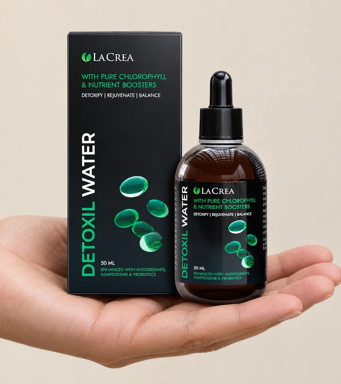 Detoxil Water Liver — el envase en la mano