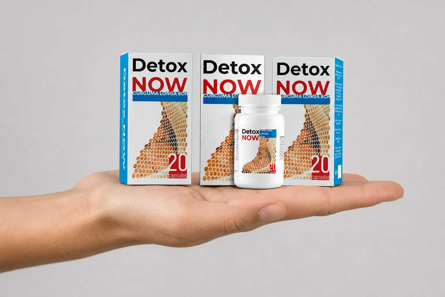 Detox Now — el envase en la mano