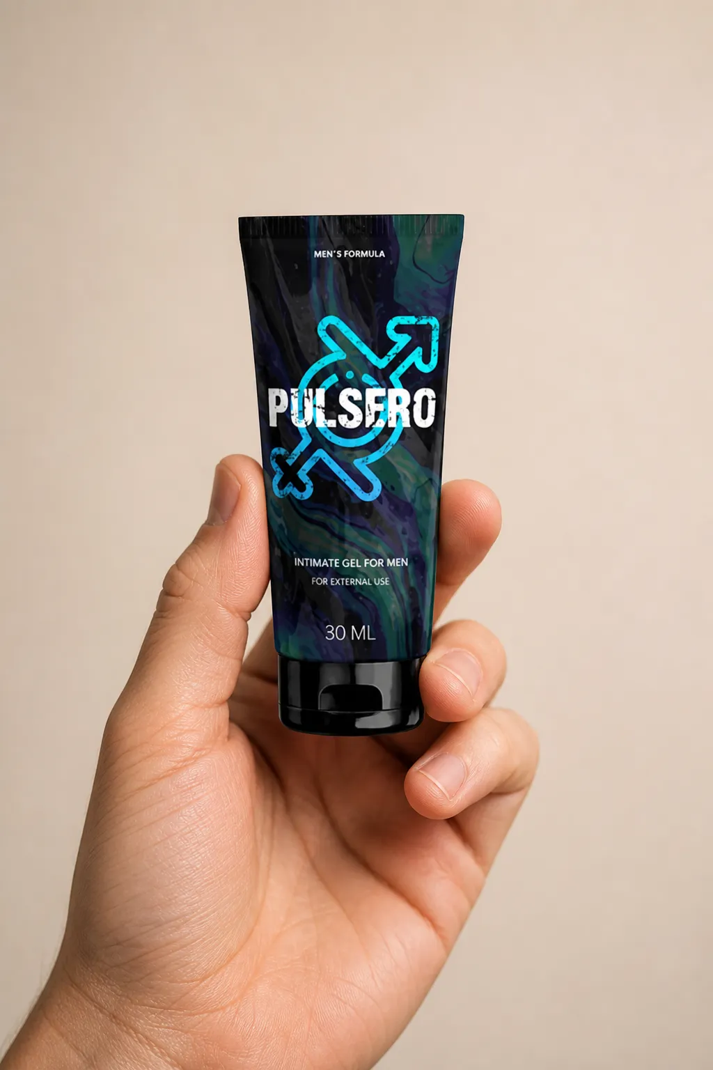 Pulsero gel — el envase en la mano